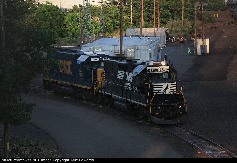 NS GP38-2 #5269 and CSX GP15-1 #1537